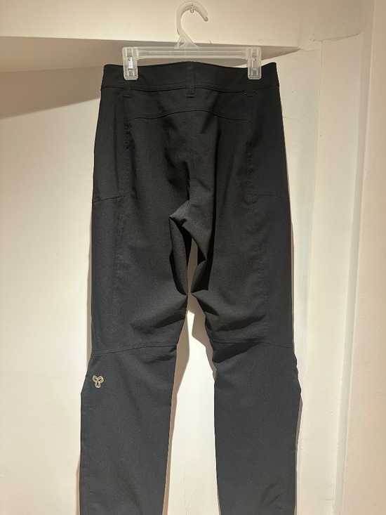 Aritzia Golden Vertical Athletic Pants, Size 0 - Picture 3 of 8